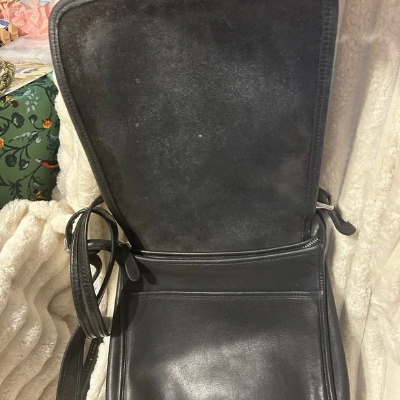 Coach Vintage  Black Leather purse - Picture 3 of 9